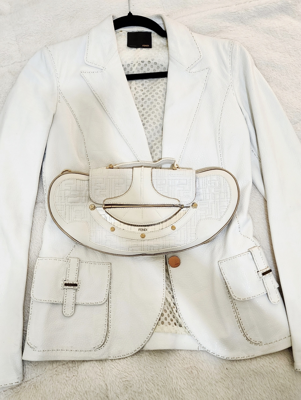 Fendi White Leather Selleria Tailored Blazer with Gold Buttons And Matching Bag - Picture 5 of 7